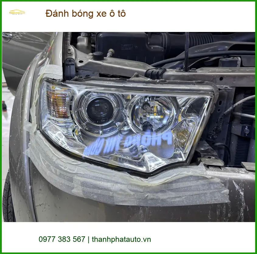 Anh Thanh đánh bóng xe Hyundai Accent tại Quận 9 giữ xe luôn sáng bóng ảnh thực tế 3