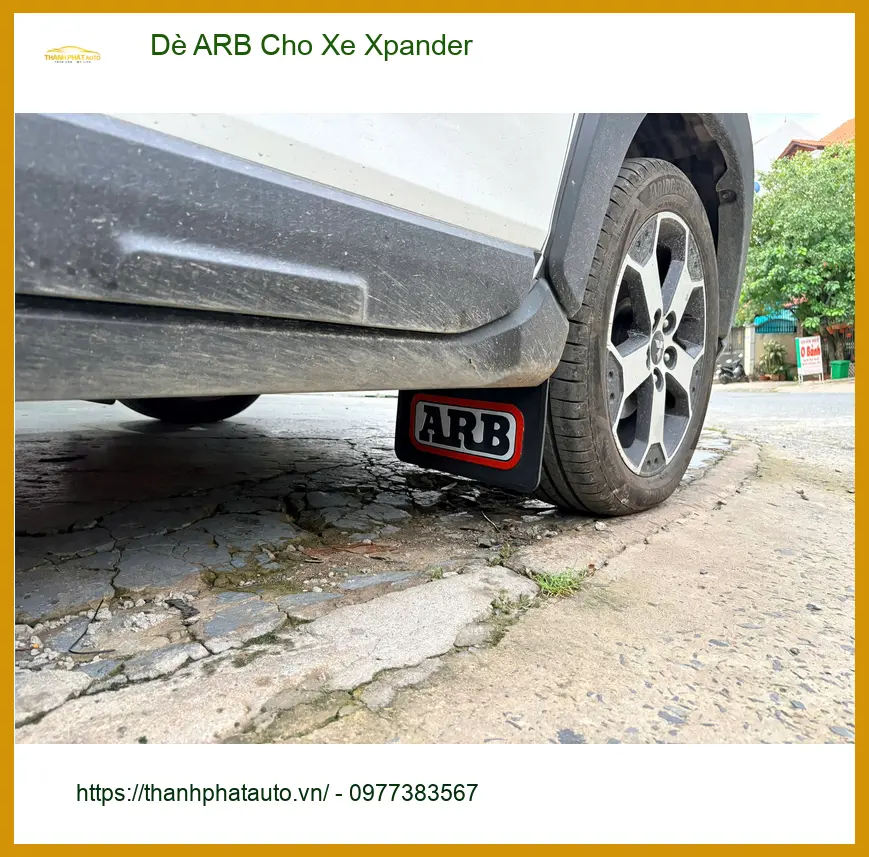 Anh Tùng lắp dè ARB cho Mitsubishi Xpander chống văng bùn đất tại Gò Vấp ảnh thực tế 2