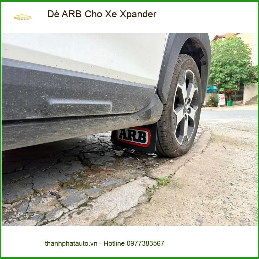 Anh Tùng lắp dè ARB cho Mitsubishi Xpander chống văng bùn đất tại Gò Vấp ảnh thực tế 4