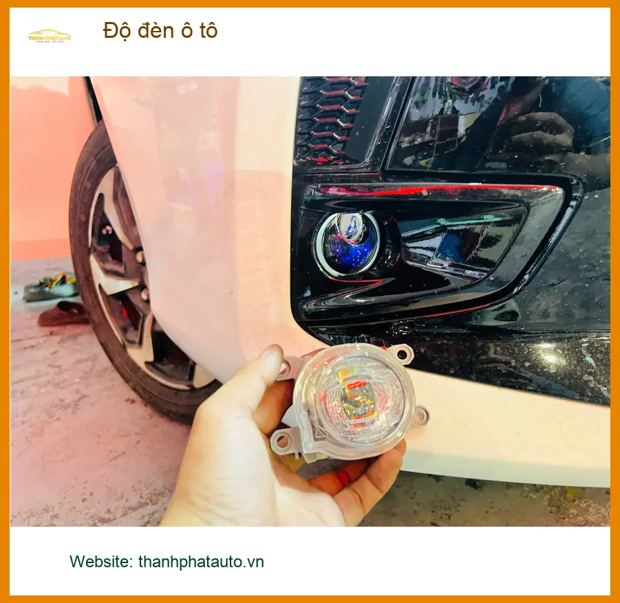 Anh Quang độ đèn ô tô Hyundai Santa Fe tại Quận Thủ Đức để cải thiện tầm nhìn ban đêm