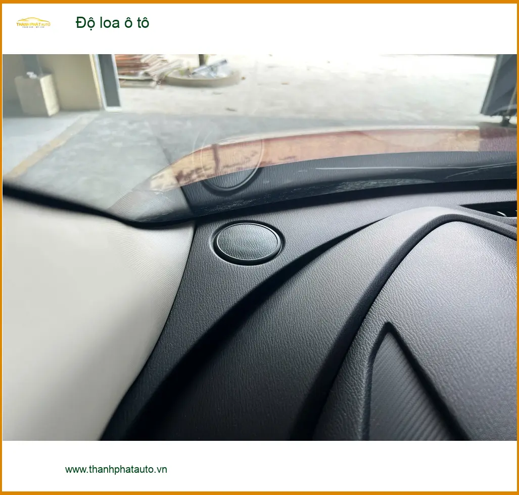 Anh Quang độ loa ô tô cho Honda CRV tại Quận Gò Vấp để cải thiện âm thanh bị rè