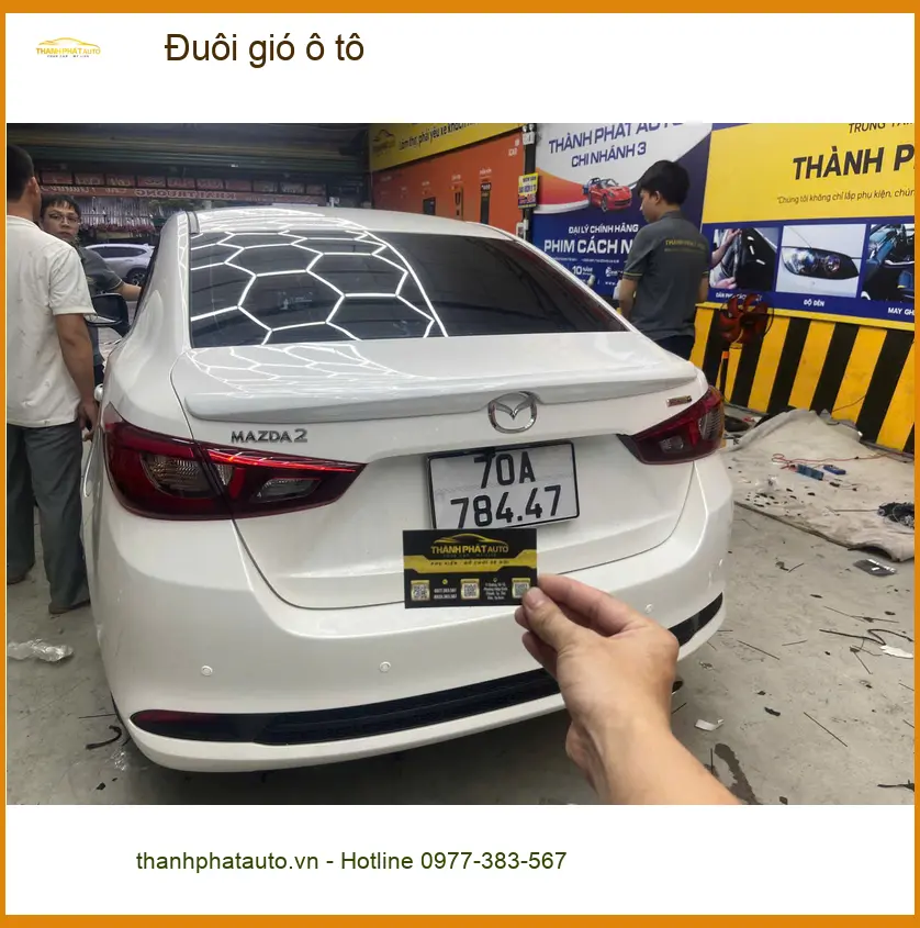 Chị Vân độ đuôi gió ô tô cho Hyundai Kona ở Hóc Môn để xe thêm phong cách ảnh thực tế 3