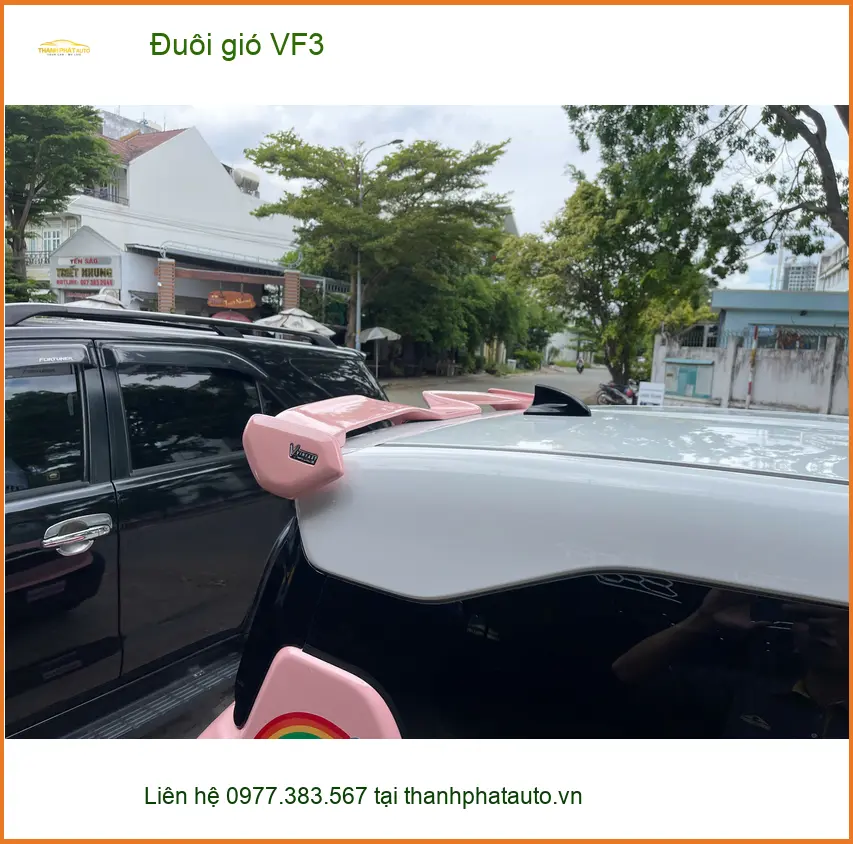 Anh Khang lắp đuôi gió cho VinFast VF3 tại Quận 3 để xe trông cá tính hơn