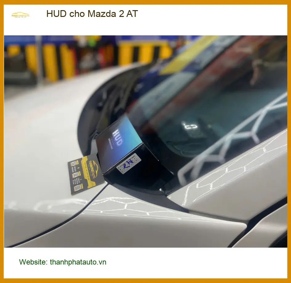 Anh Quang lắp HUD cho Mazda 2 AT tại Quận 12 giúp lái xe tập trung hơn ảnh thực tế 2