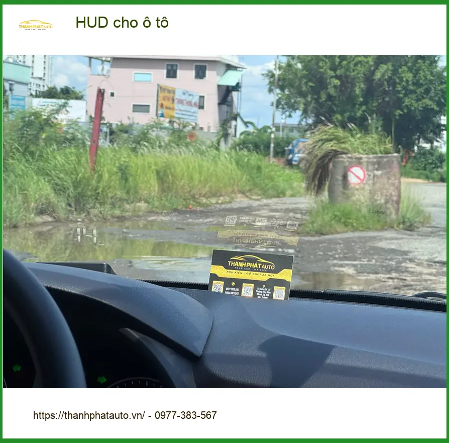 Anh Thịnh lắp HUD cho ô tô Kia Sorento tại Gò Vấp để hiển thị thông tin lái rõ ràng hơn ảnh thực tế 3