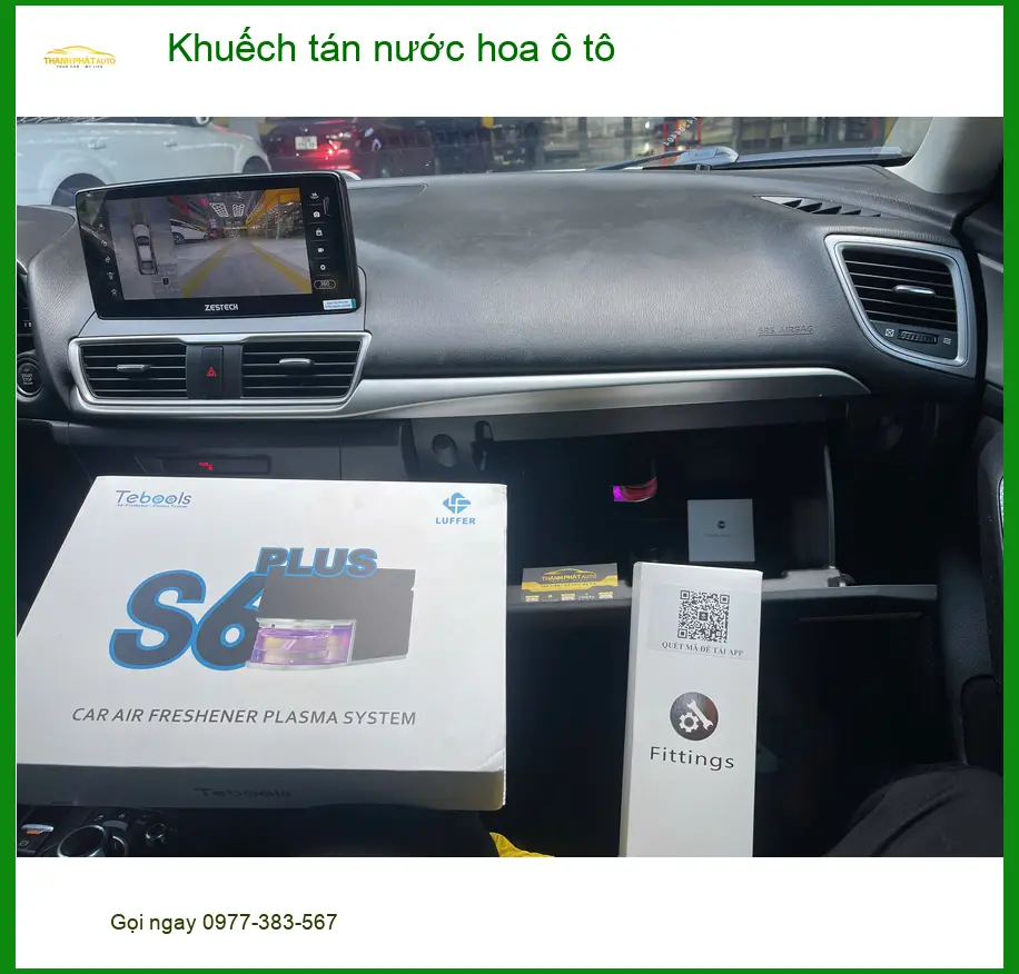 Anh Dũng lắp khuếch tán nước hoa ô tô cho Mazda 3 tại Quận 10 khử mùi xe