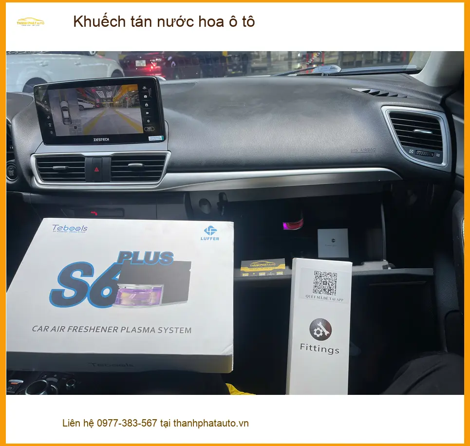 Anh Kiên mua khuếch tán nước hoa ô tô chính hãng cho Mercedes C200 ở Quận 9