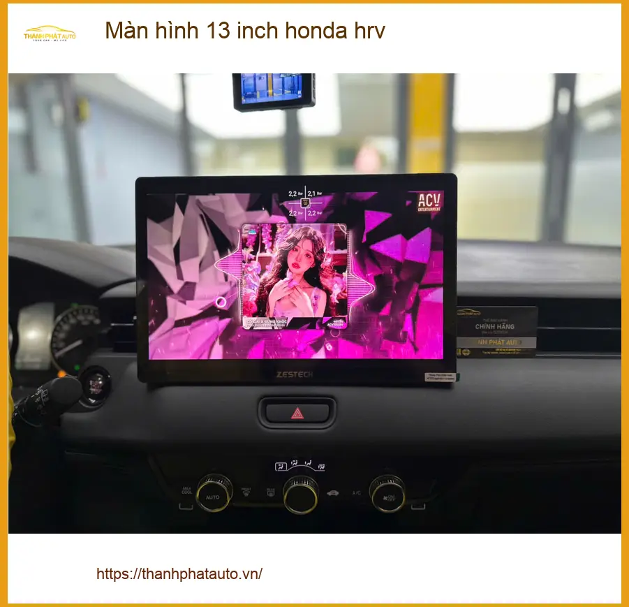 Anh Tuân nâng cấp màn hình 13 inch Honda HR-V ở Gò Vấp, màn zin quá cũ kỹ.