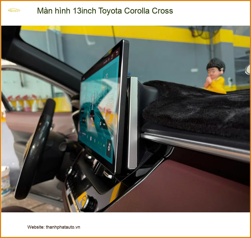 Anh Minh nâng cấp màn hình 13inch cho Toyota Corolla Cross tại Quận 6 để nâng tầm giải trí trên xe ảnh thực tế 4