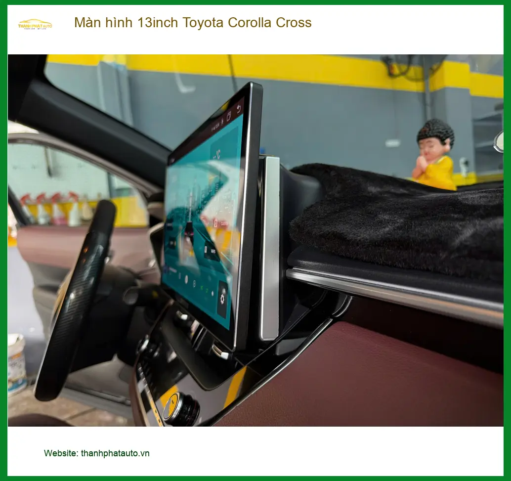 Anh Quý lắp màn hình 13inch Toyota Corolla Cross tại Thủ Đức để nâng cấp xe