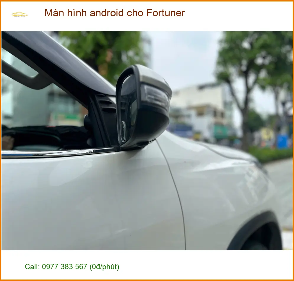 Anh Tùng lắp màn hình Android cho Fortuner tại Quận 3 để xem bản đồ tiện hơn