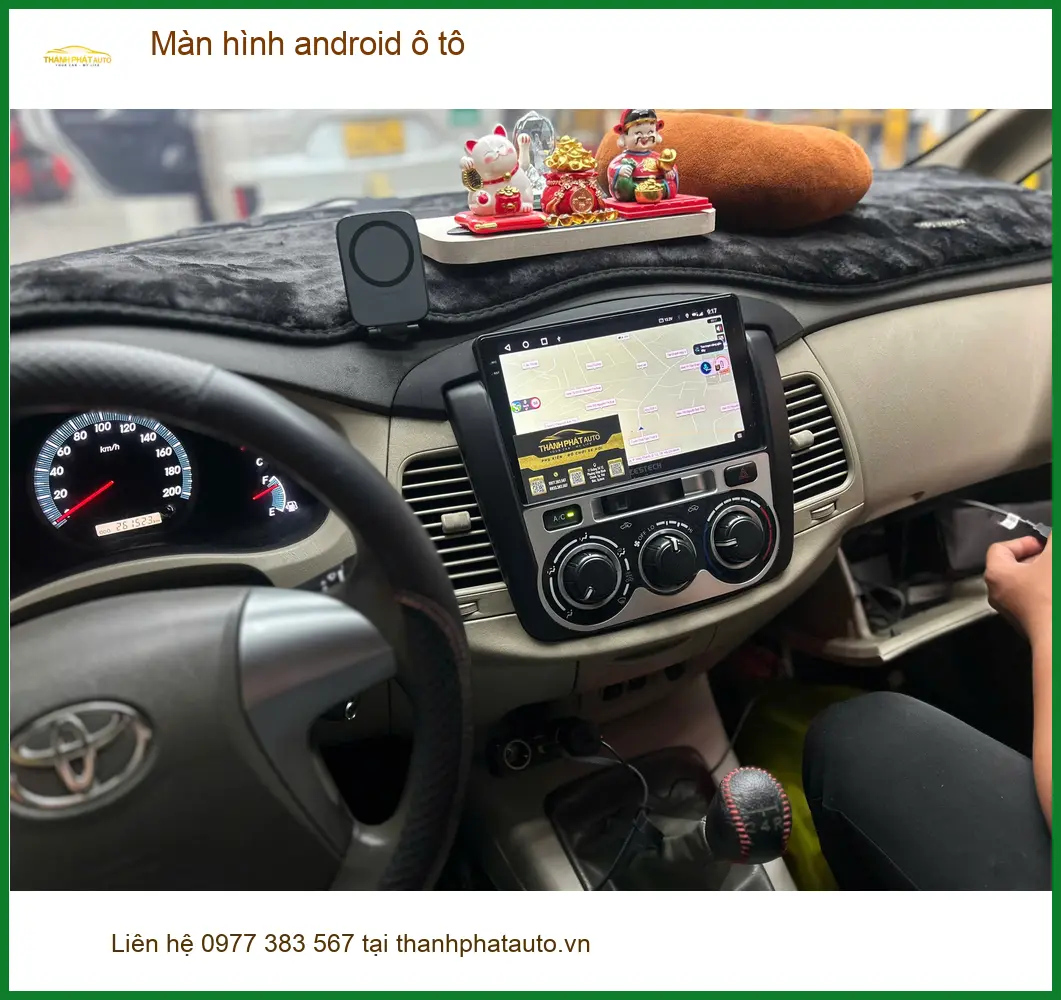 Anh Minh lắp màn hình Android ô tô Honda CRV tại Quận 12 để tiện theo dõi bản đồ