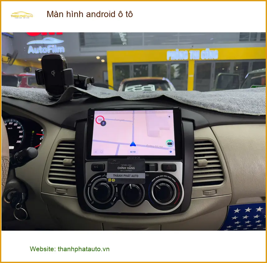 Chị Hằng lắp màn hình android ô tô cho Toyota Camry tại Quận Tân Phú