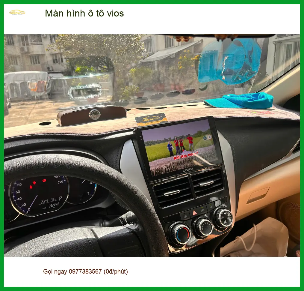 Chị Thanh Thúy lắp màn hình ô tô Vios tại Quận 1 vì màn zin cũ không còn sắc nét ảnh thực tế 4