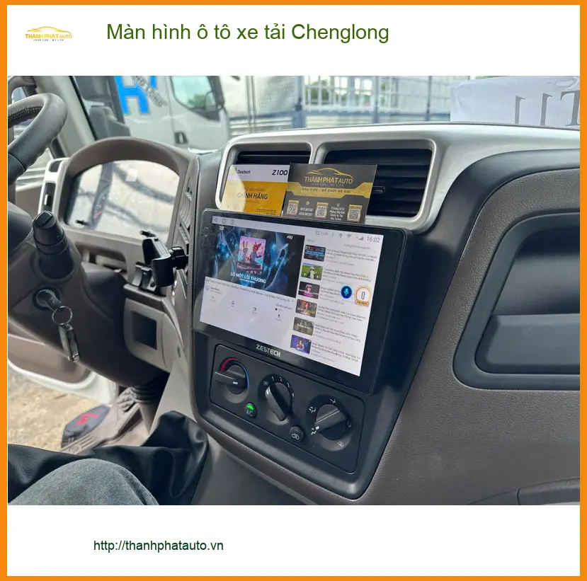 Anh Lộc lắp màn hình xe tải Chenglong tại Quận Bình Tân để dễ dàng xem camera hành trình và lùi xe