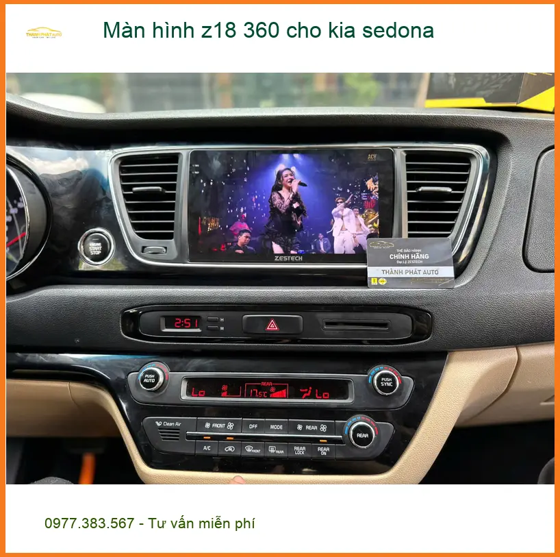 Cô Hà lắp màn hình Z18 360 Kia Sedona tại Bình Thạnh lái xe an toàn