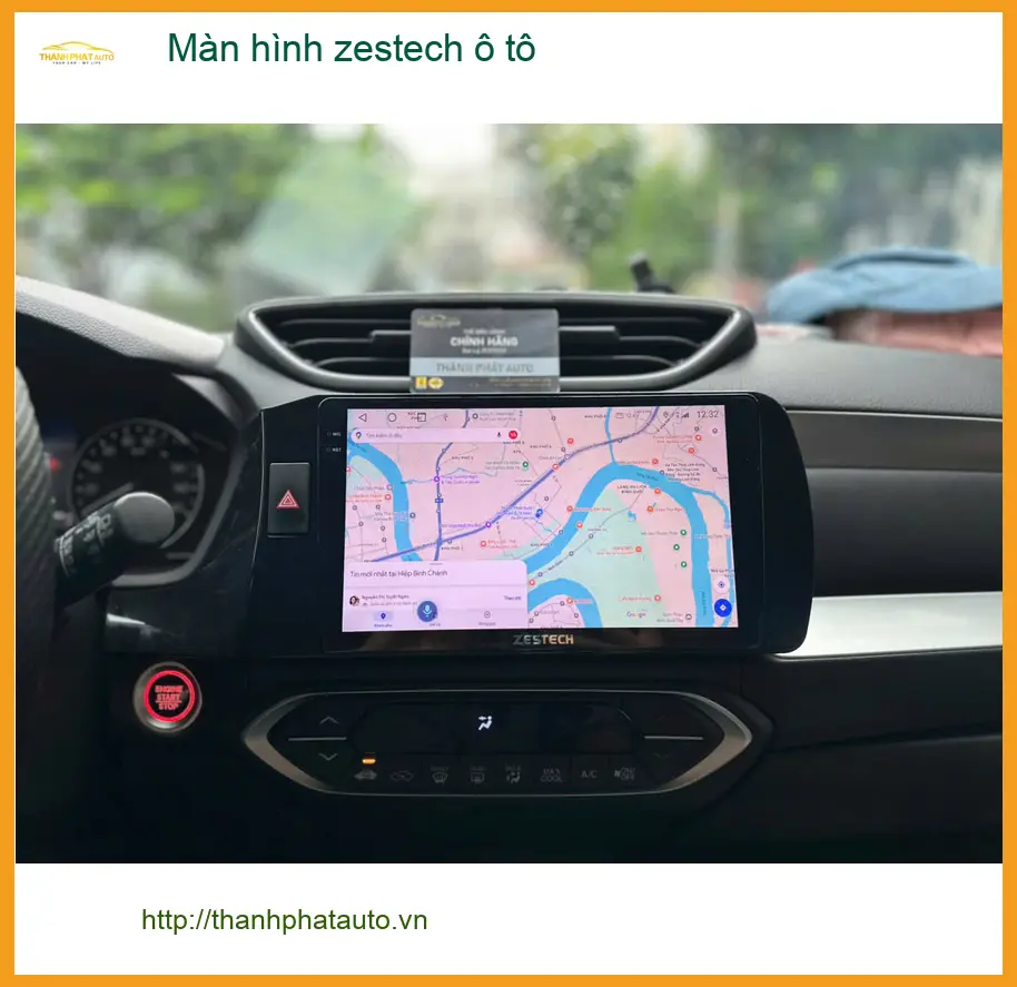 Chú Duy lắp màn hình Zestech ô tô cho Ford Everest tại Quận 12
