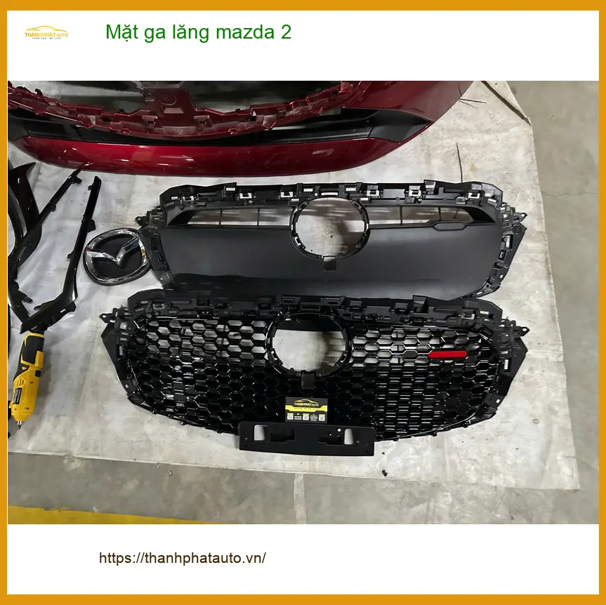 Anh Tùng cần lắp Mặt ga lăng Mazda 2 mới tại Cần Giờ để xe trông sang hơn ảnh thực tế 4
