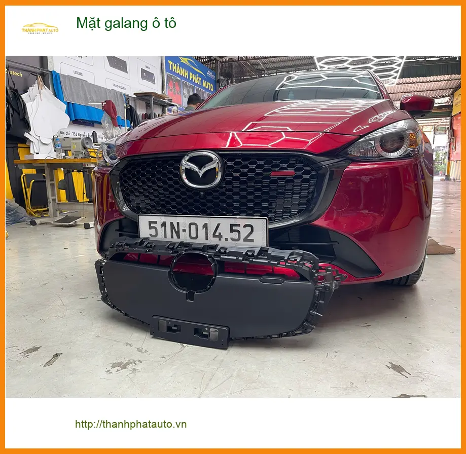 Anh Tấn độ mặt galang ô tô cho Hyundai Santa Fe tại Quận 2 để xe trông hầm hố hơn