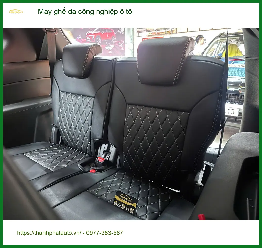Anh Quang Hải may ghế da công nghiệp ô tô Ford Everest tại Quận 12 để làm mới nội thất xe ảnh thực tế 4