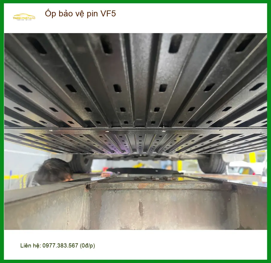 Chị Thanh lắp ốp bảo vệ pin VinFast VF5 tại Quận 9 để yên tâm sử dụng ảnh thực tế 3