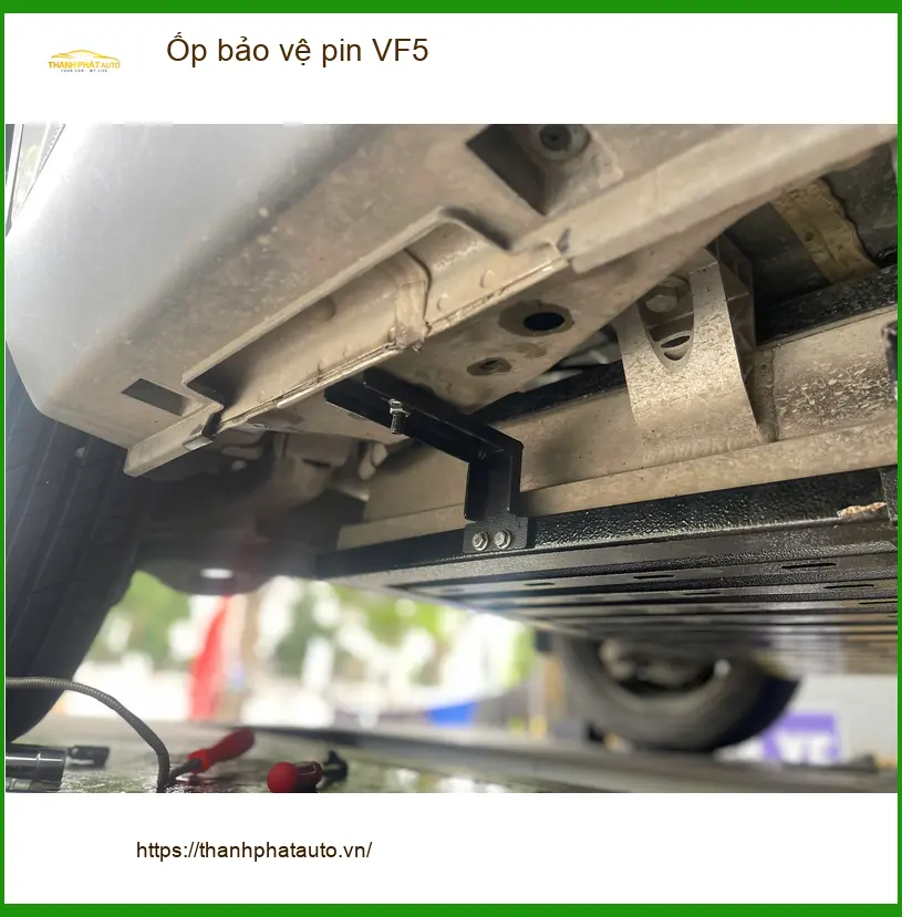 Anh Khang lắp ốp bảo vệ pin VF5 tại Hóc Môn để tăng độ bền pin xe ảnh thực tế 4