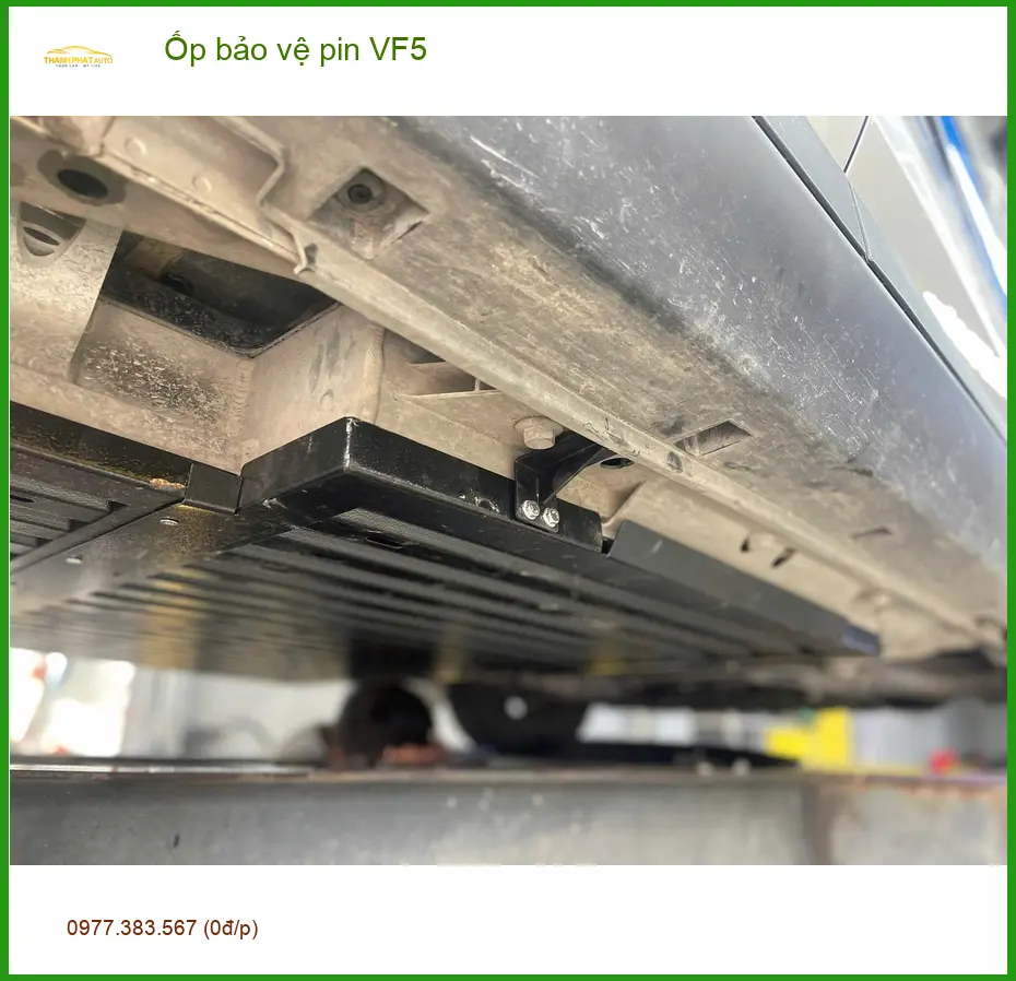Anh Khải lắp ốp bảo vệ pin VinFast VF5 tại Quận 8 an toàn, giá tốt ảnh thực tế 2