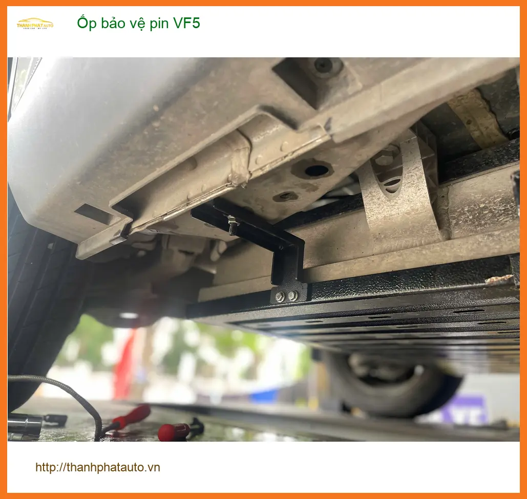 Anh Quân ốp bảo vệ pin VinFast VF5 tại Bình Chánh đảm bảo an toàn khi di chuyển