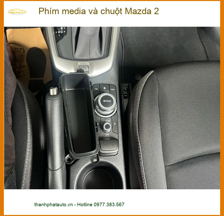 Anh Tấn lắp phím media và chuột Mazda 2 tại Hóc Môn để nâng cao trải nghiệm lái ảnh thực tế 2