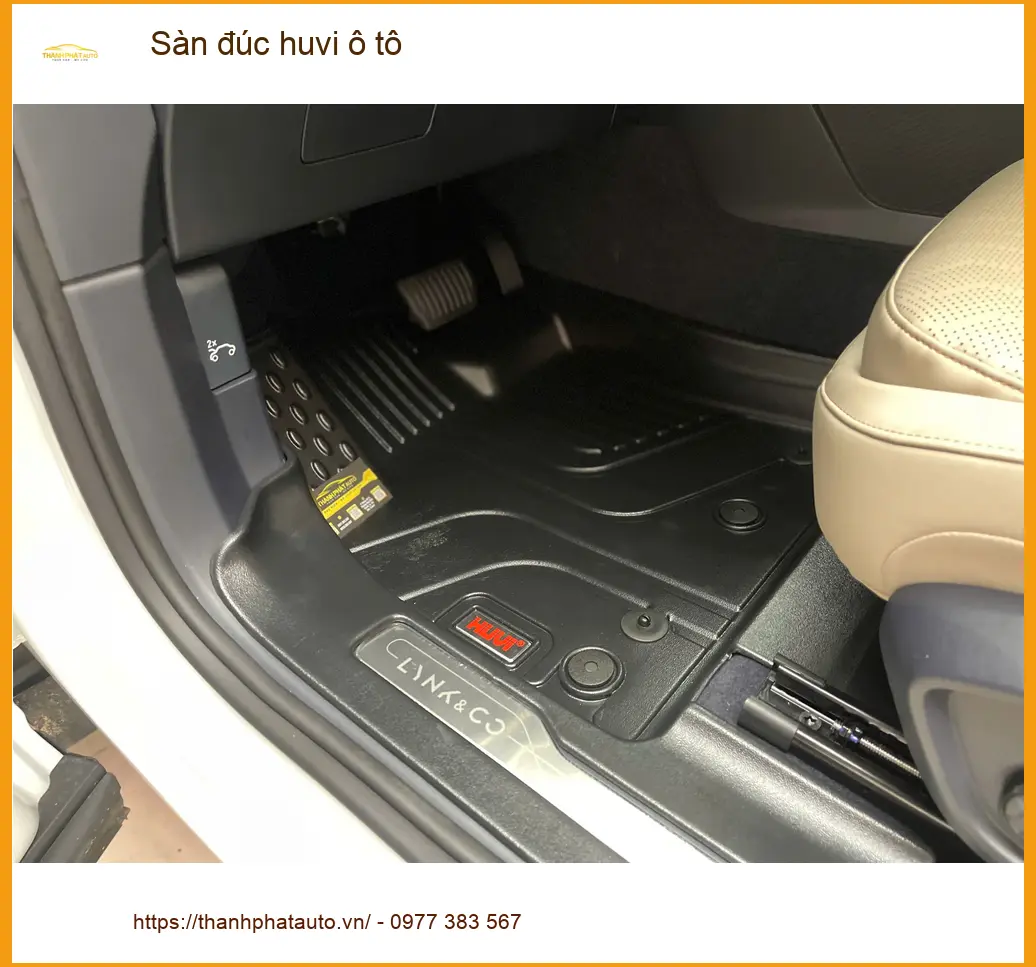 Anh Minh lắp sàn đúc huvi ô tô cho Hyundai Accent tại Quận 1 để xe luôn sạch đẹp ảnh thực tế 3