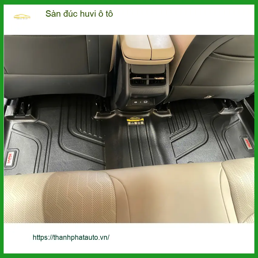 Anh Khải lắp sàn đúc huvi ô tô cho Mitsubishi Attrage tại Củ Chi để nội thất luôn sạch sẽ