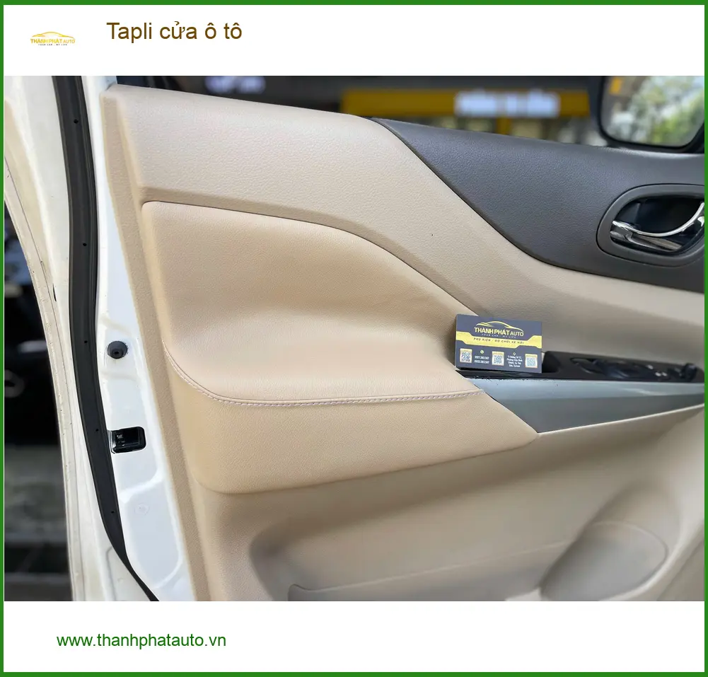 Chú Phước lắp Tapli cửa ô tô Honda Civic tại Quận Bình Thạnh vì tapli cũ đã bạc màu ảnh thực tế 4