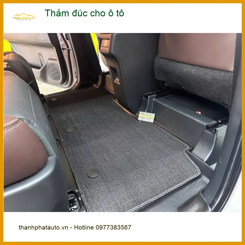 Anh Minh lắp thảm đúc cho ô tô Hyundai Accent tại Quận 9 để nội thất luôn sạch đẹp