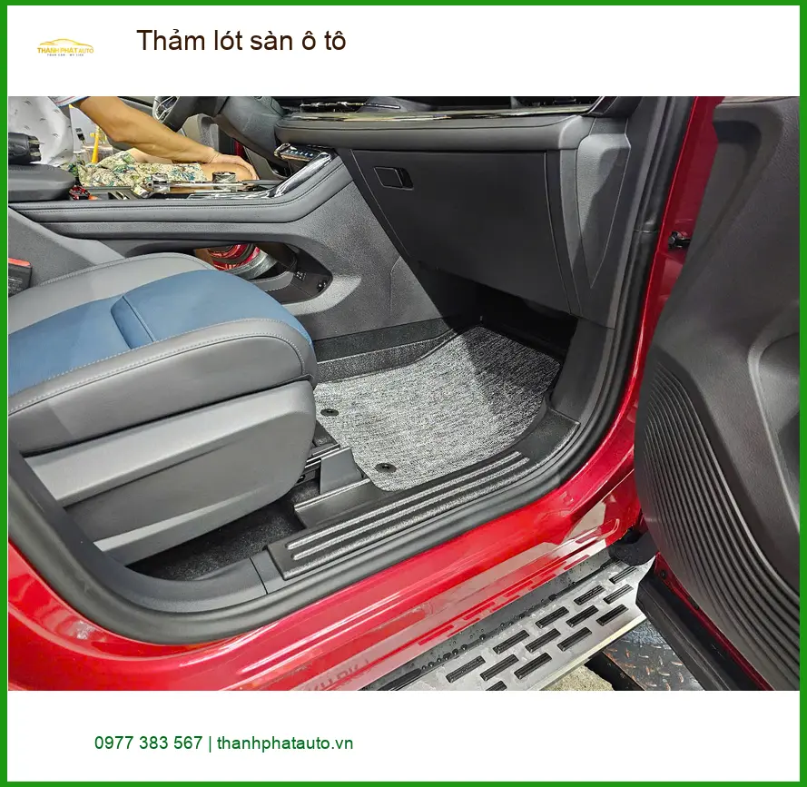 Chị Thảo lót thảm sàn ô tô cho Hyundai Accent tại Quận Bình Tân vì thảm cũ đã bẩn ảnh thực tế 2