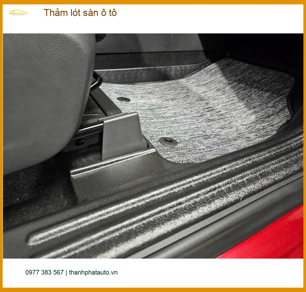 Chị Thuỷ Tiên lắp thảm lót sàn ô tô Hyundai Creta tại Quận 3 ảnh thực tế 4