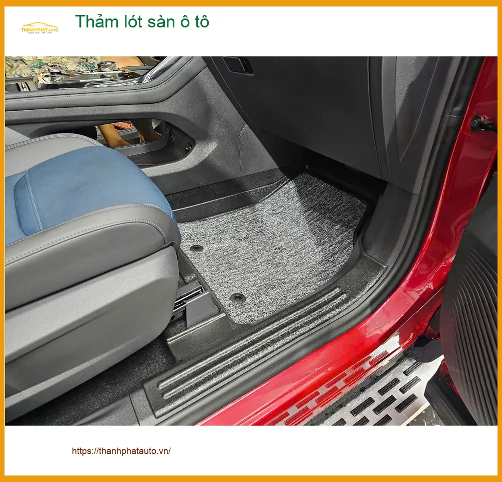 Anh Tùng thay thảm lót sàn ô tô Hyundai Accent tại Thủ Đức để xe luôn sạch
