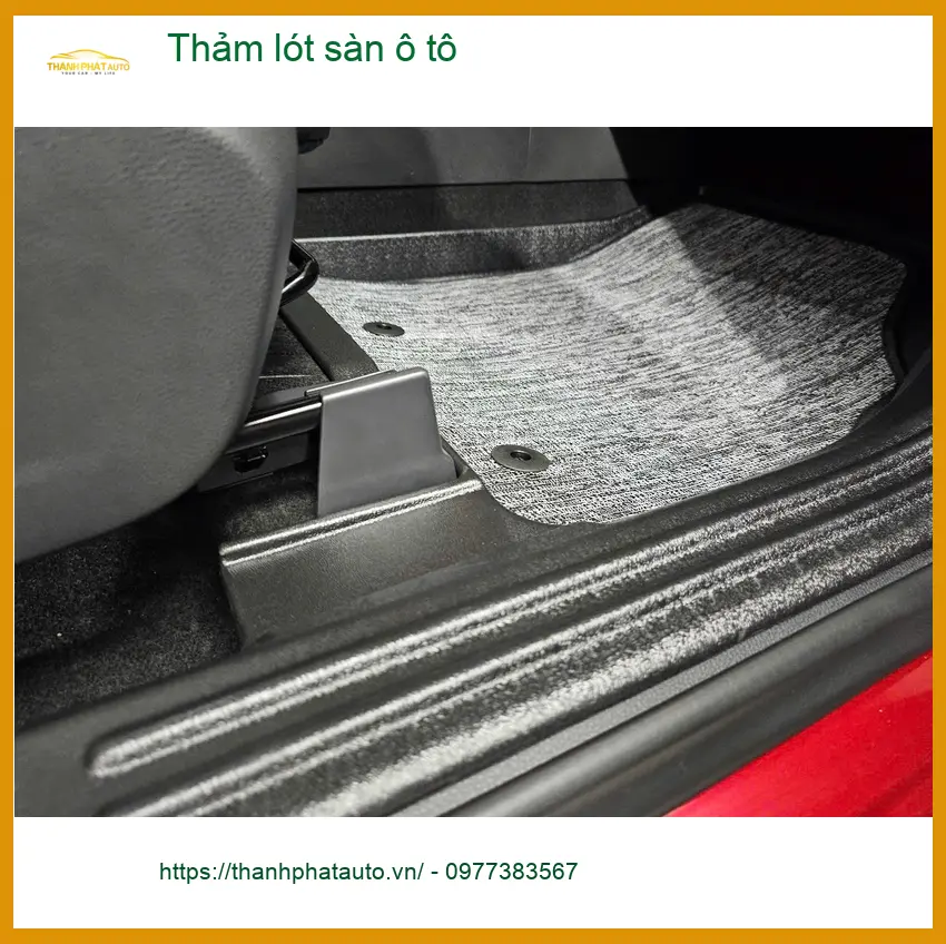 Anh Tùng thay thảm lót sàn ô tô Hyundai Accent tại Thủ Đức để xe luôn sạch ảnh thực tế 2