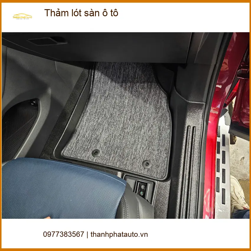 Anh Quang lắp thảm lót sàn ô tô cho Hyundai Santa Fe tại Hóc Môn ảnh thực tế 2