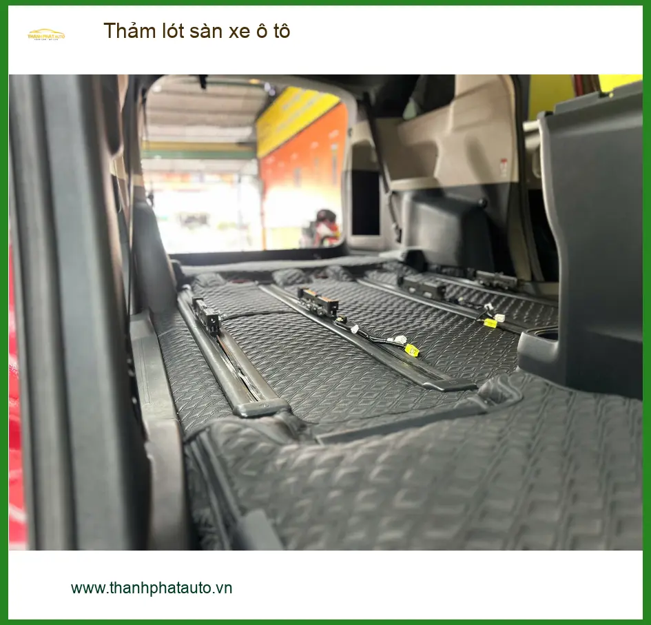 Anh Quang lắp thảm lót sàn xe ô tô Kia K3 ở Thủ Đức để nội thất luôn sạch sẽ ảnh thực tế 4
