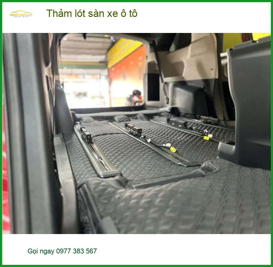 Anh Khang đặt thảm lót sàn ô tô Hyundai Santa Fe tại Quận 2 bền đẹp ảnh thực tế 5