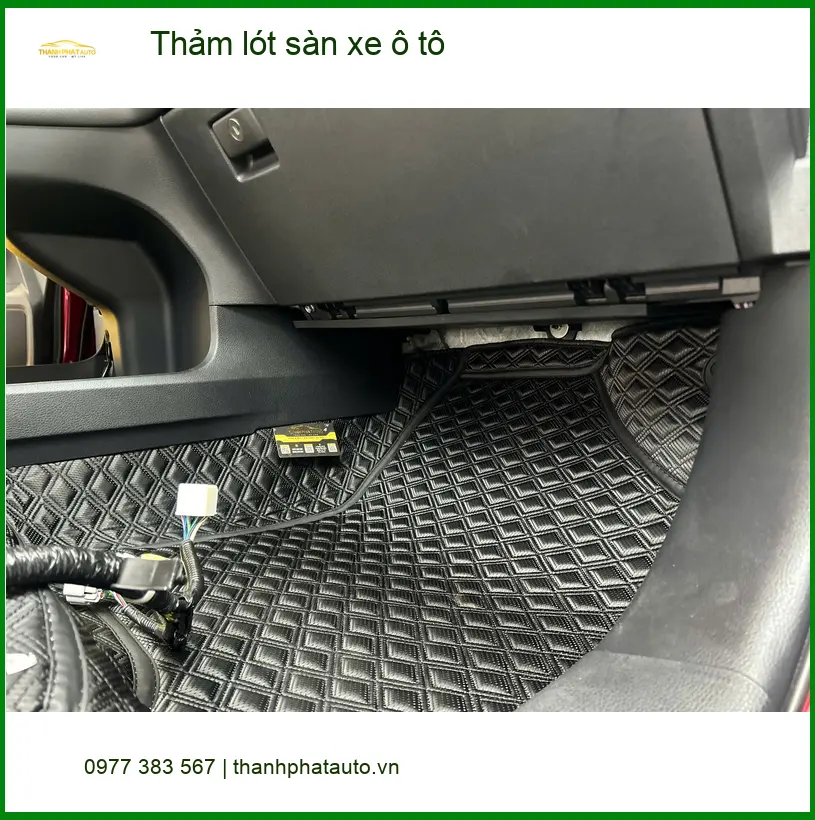 Cô Dung tìm thảm lót sàn xe ô tô Kia Carnival tại Quận 9 uy tín ảnh thực tế 3