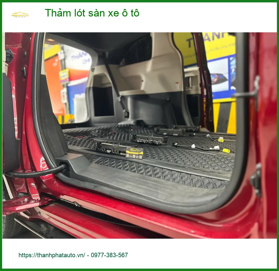 Cô Dung tìm thảm lót sàn xe ô tô Kia Carnival tại Quận 9 uy tín ảnh thực tế 5