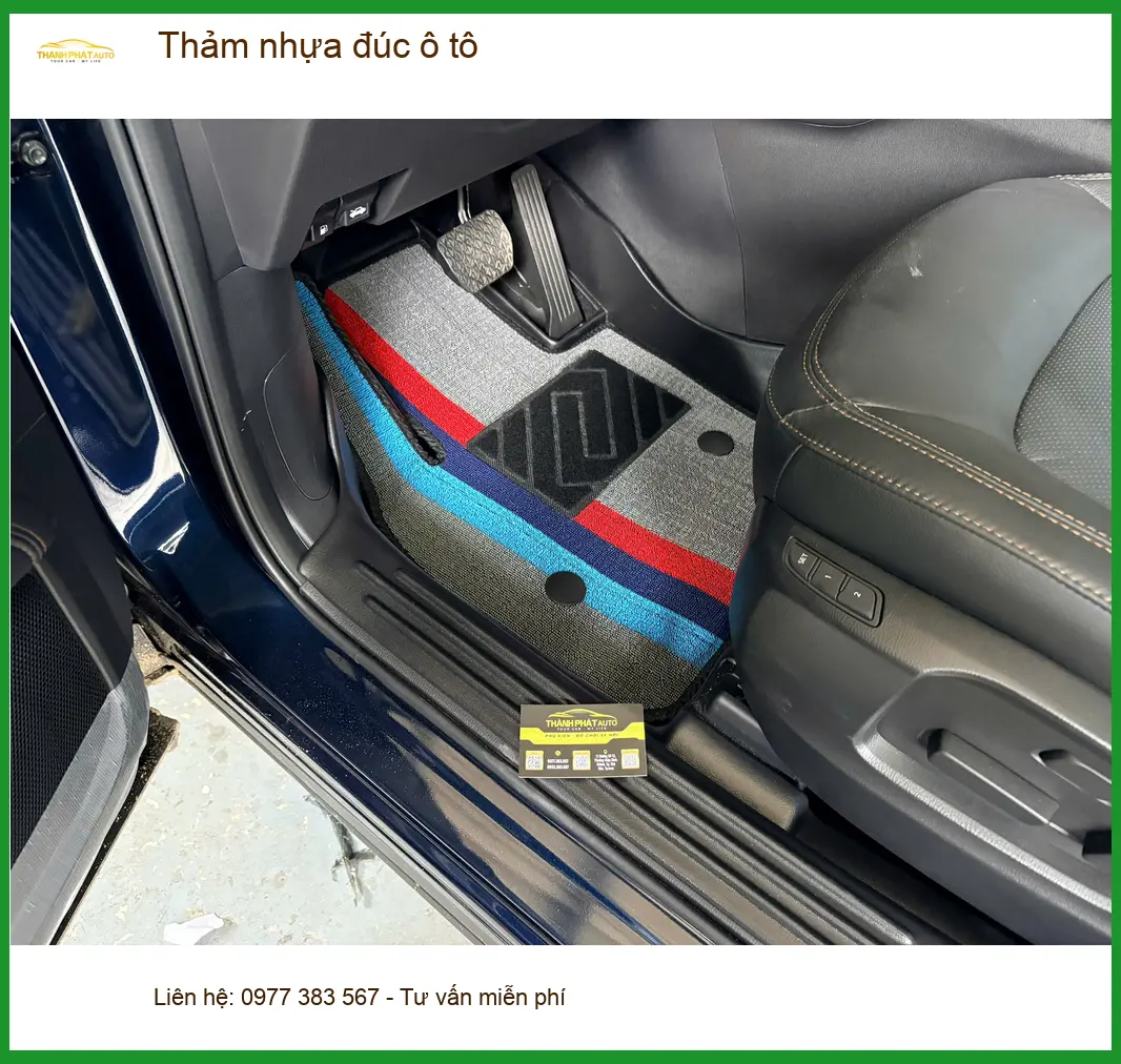 Anh Minh lắp Thảm nhựa đúc ô tô cho Ford Everest tại Quận 2 vì thảm cũ đã xuống cấp ảnh thực tế 3