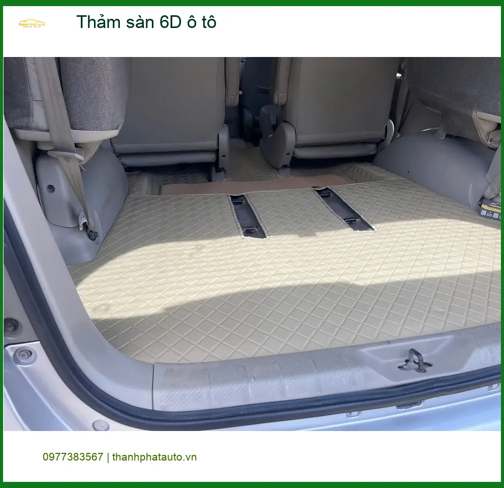 Chị Thảo lắp thảm sàn 6D ô tô Mazda CX-5 tại Quận 2 để giữ xe luôn sạch đẹp