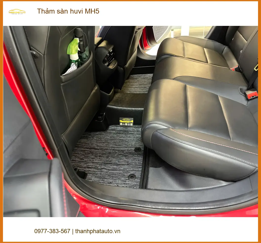 Chị Thảo lắp thảm sàn Huvi MH5 cho Hyundai Creta tại Quận 9 để xe luôn sạch sẽ