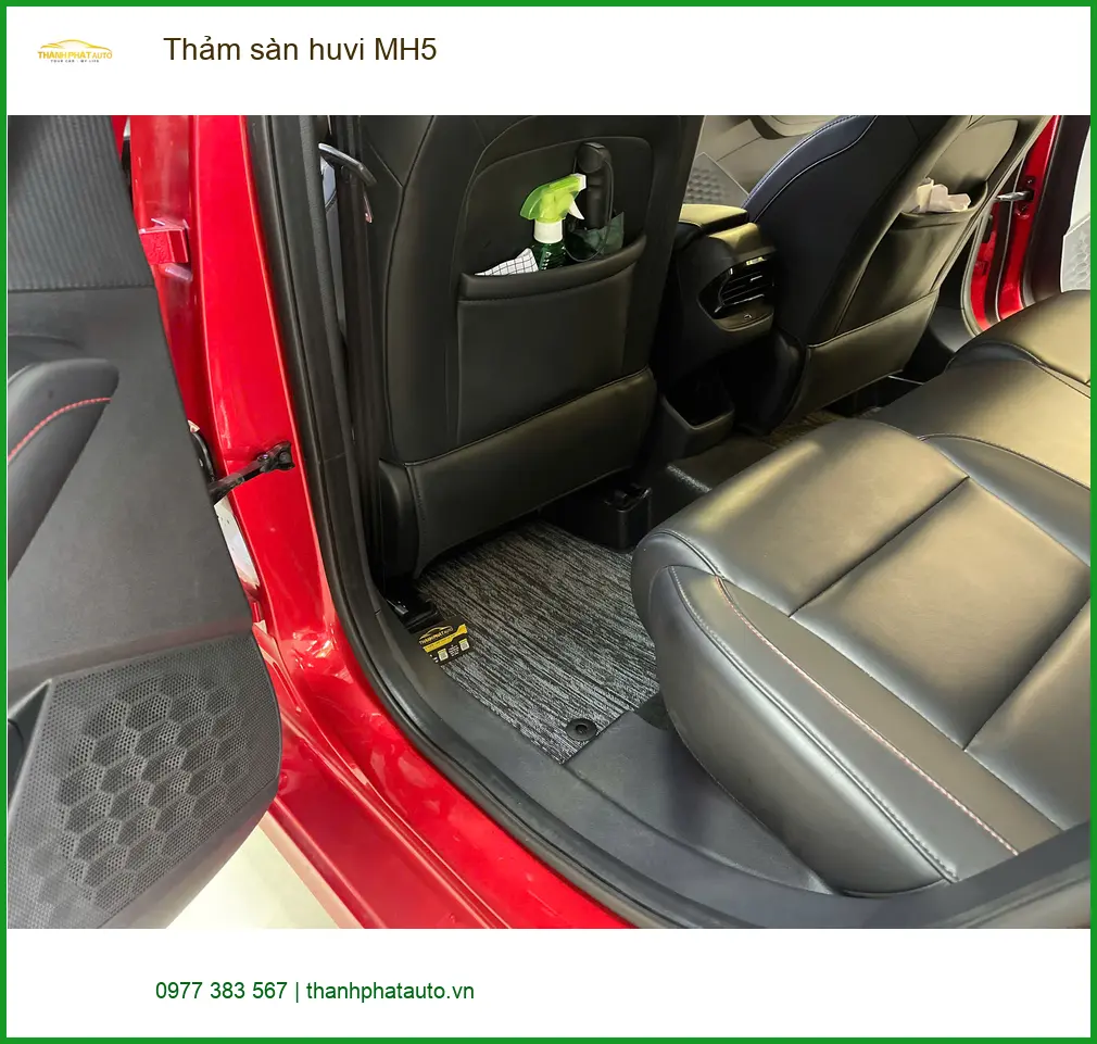 Chị Thảo lắp thảm sàn Huvi MH5 cho Hyundai Creta tại Quận 9 để xe luôn sạch sẽ ảnh thực tế 3