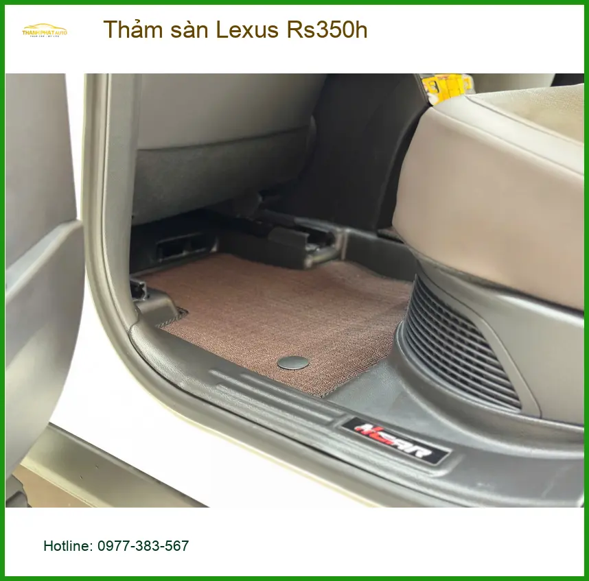 Chú Tấn thay thảm sàn Lexus Rs350h tại Quận 3 để nội thất sạch đẹp