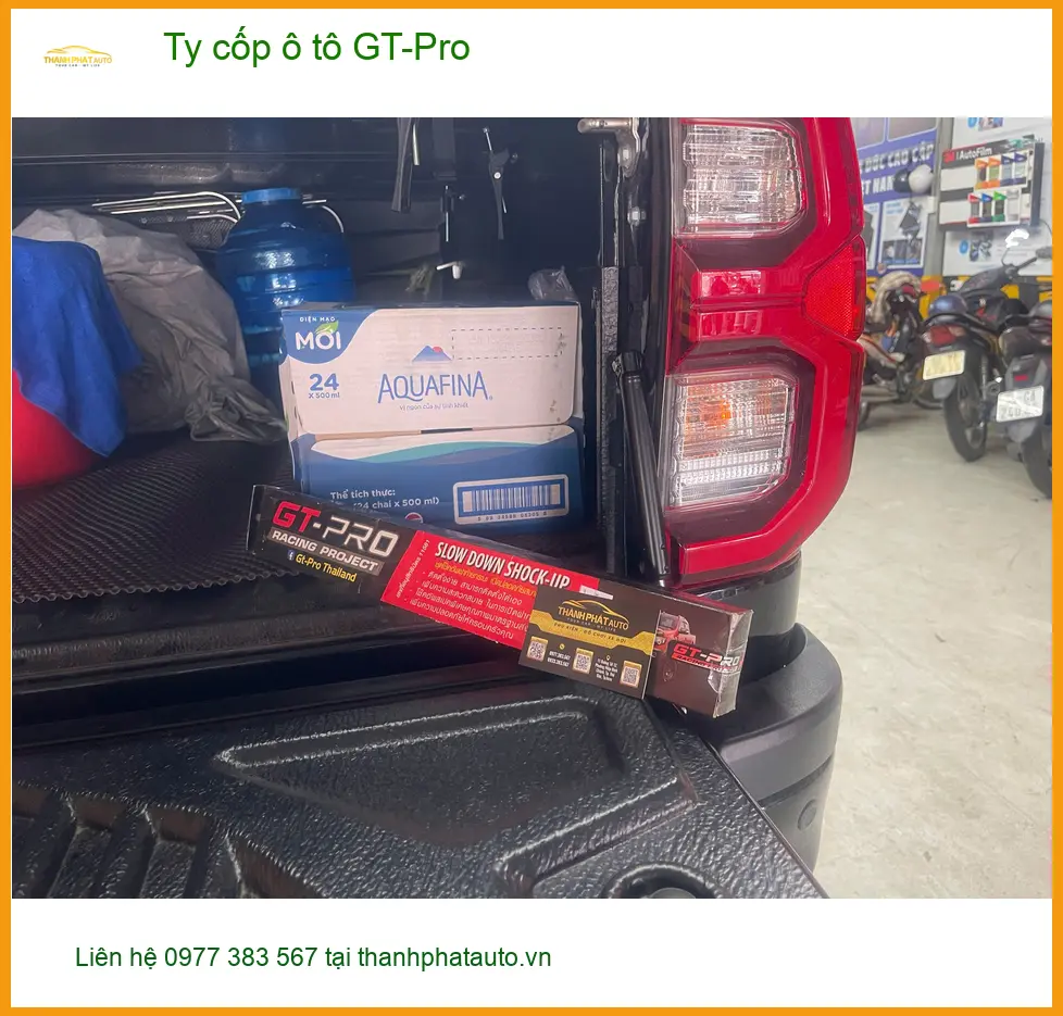 Anh Khang lắp Ty cốp ô tô GT-Pro cho Hyundai SantaFe tại Quận 2 để tiện lấy đồ