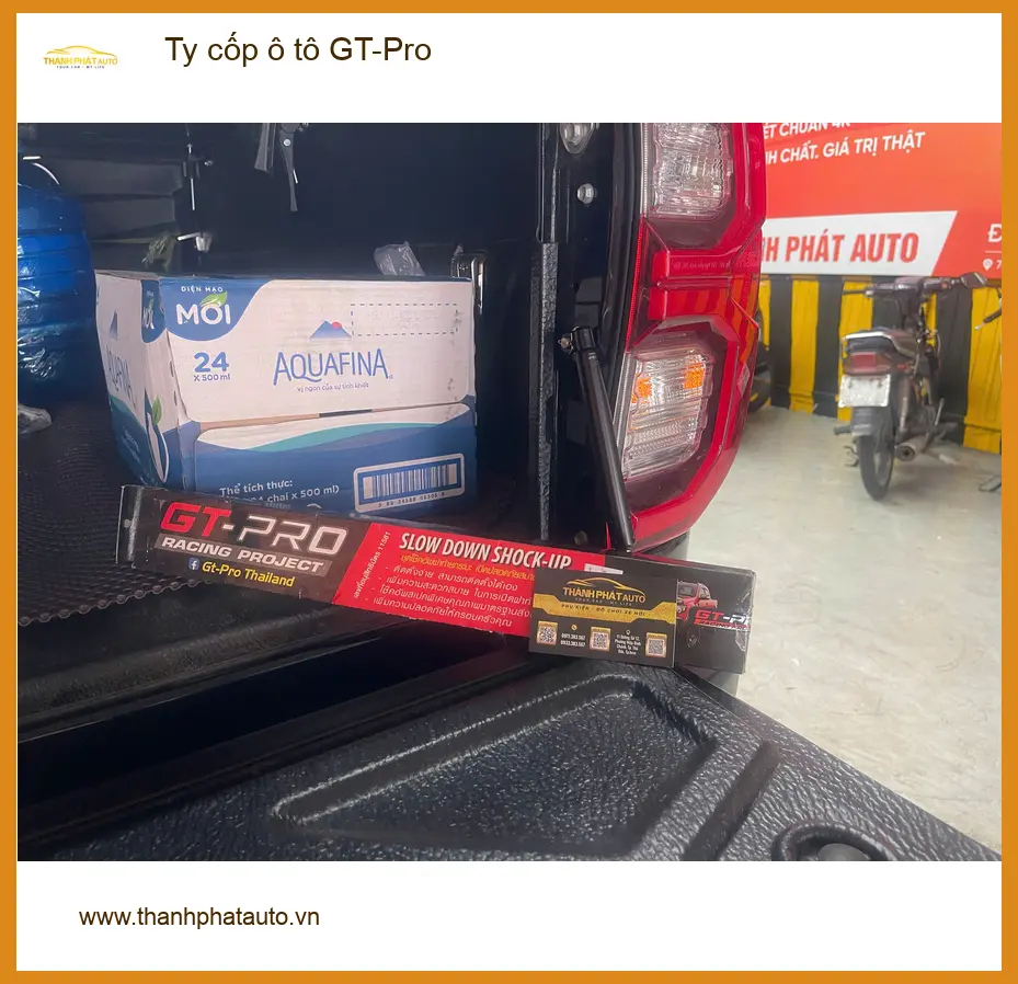 Anh Tấn lắp Ty cốp ô tô GT-Pro cho Hyundai SantaFe tại Nhà Bè vì cốp zin nặng tay ảnh thực tế 2