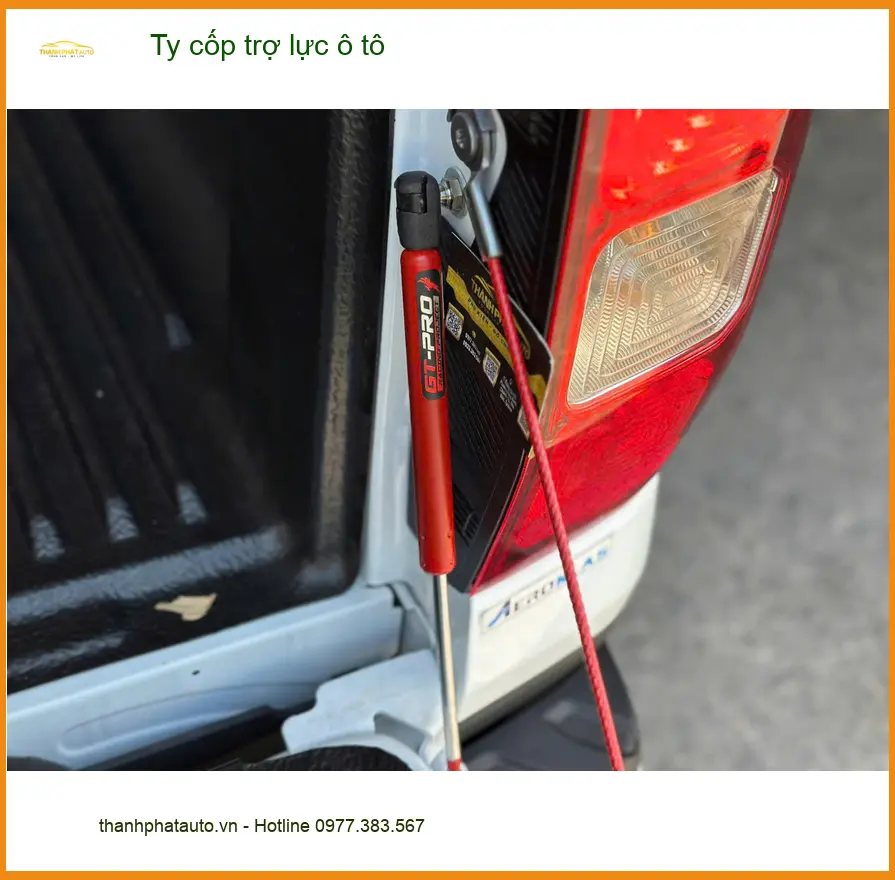 Anh Khánh nâng cấp ty cốp trợ lực ô tô cho Hyundai Santa Fe tại Quận 10 để mở cốp dễ dàng ảnh thực tế 2